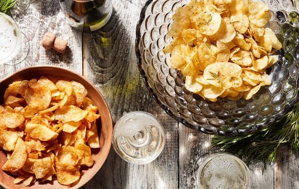 طرز تهیه چیپس خانگی ترد و برشته در فر، سرخ کن و تابه طرز تهیه چیپس خانگی ترد و برشته در فر، سرخ کن و تابه